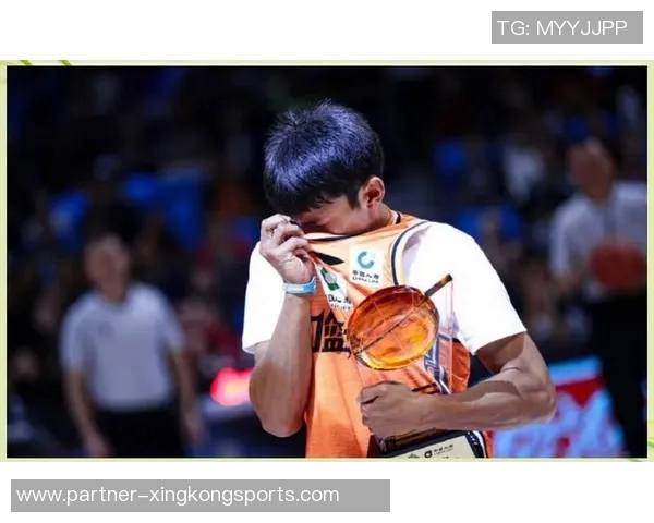 马力克的传奇之路：从草根到巅峰的奋斗与梦想